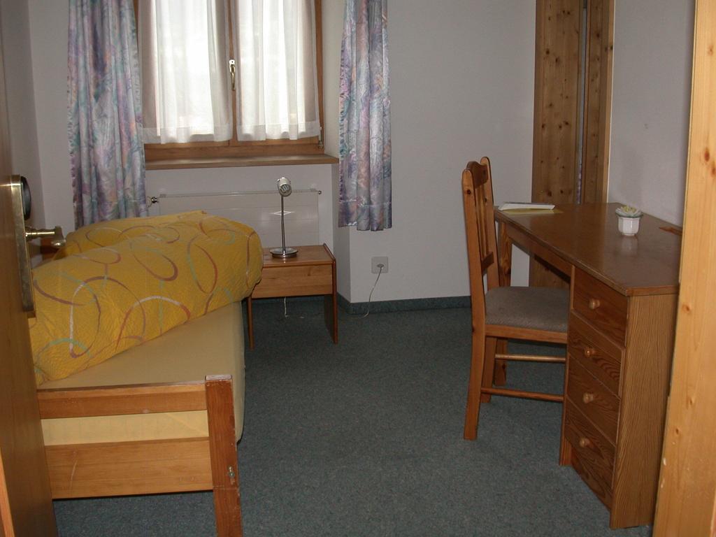 Hotel Reich Thusis Zimmer foto